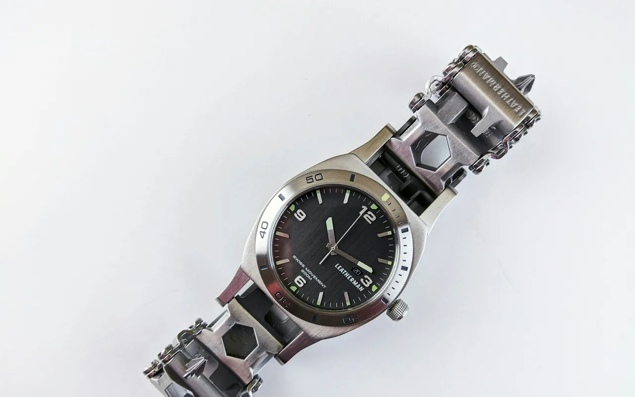 Cuir, métal, tissu : votre bracelet de montre dit plus sur vous que le cadran — Le métal tient-il toutes ses promesses sur la durée ?